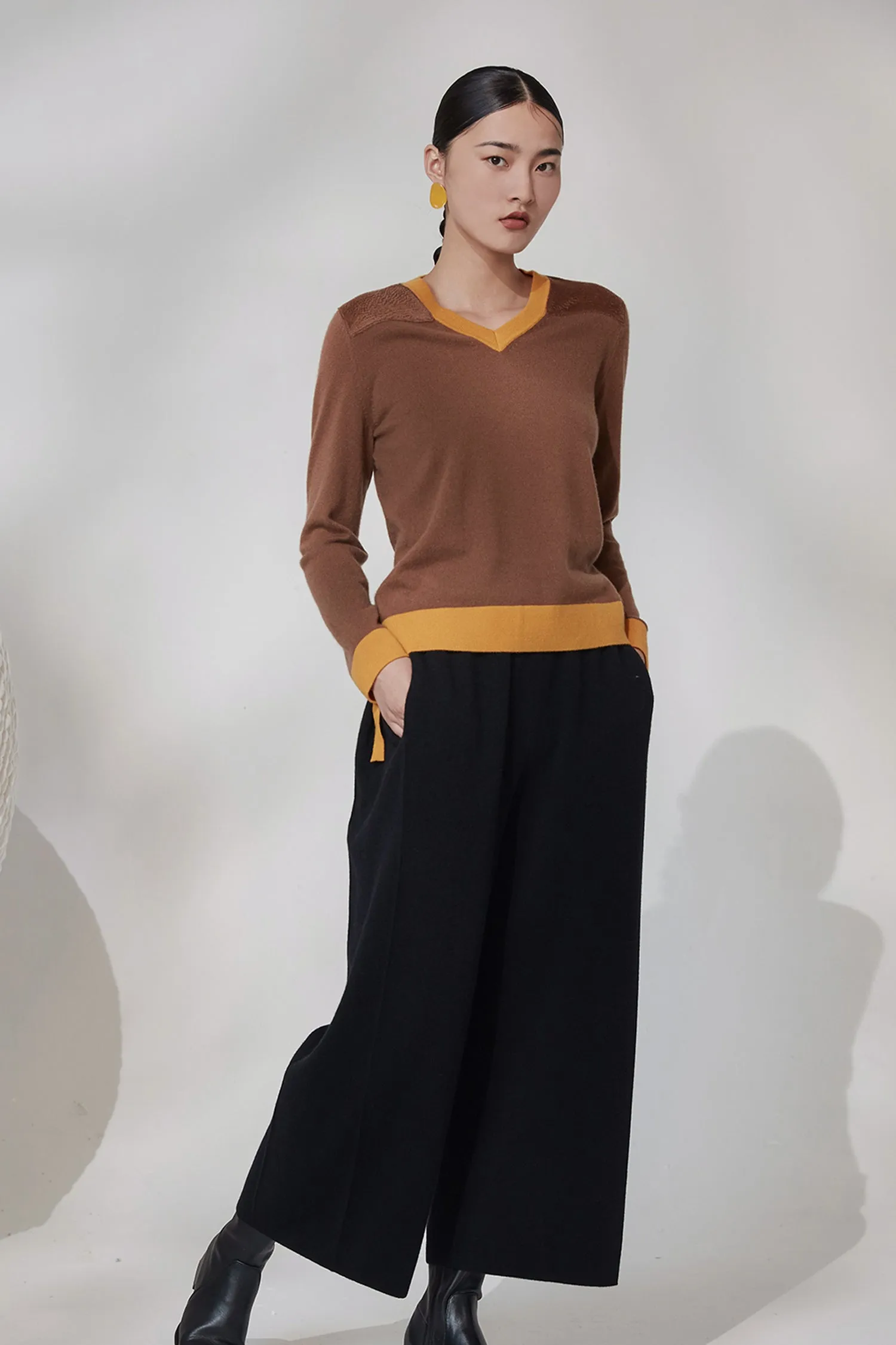 Joint stitch V-neck 100% cashmere jumper