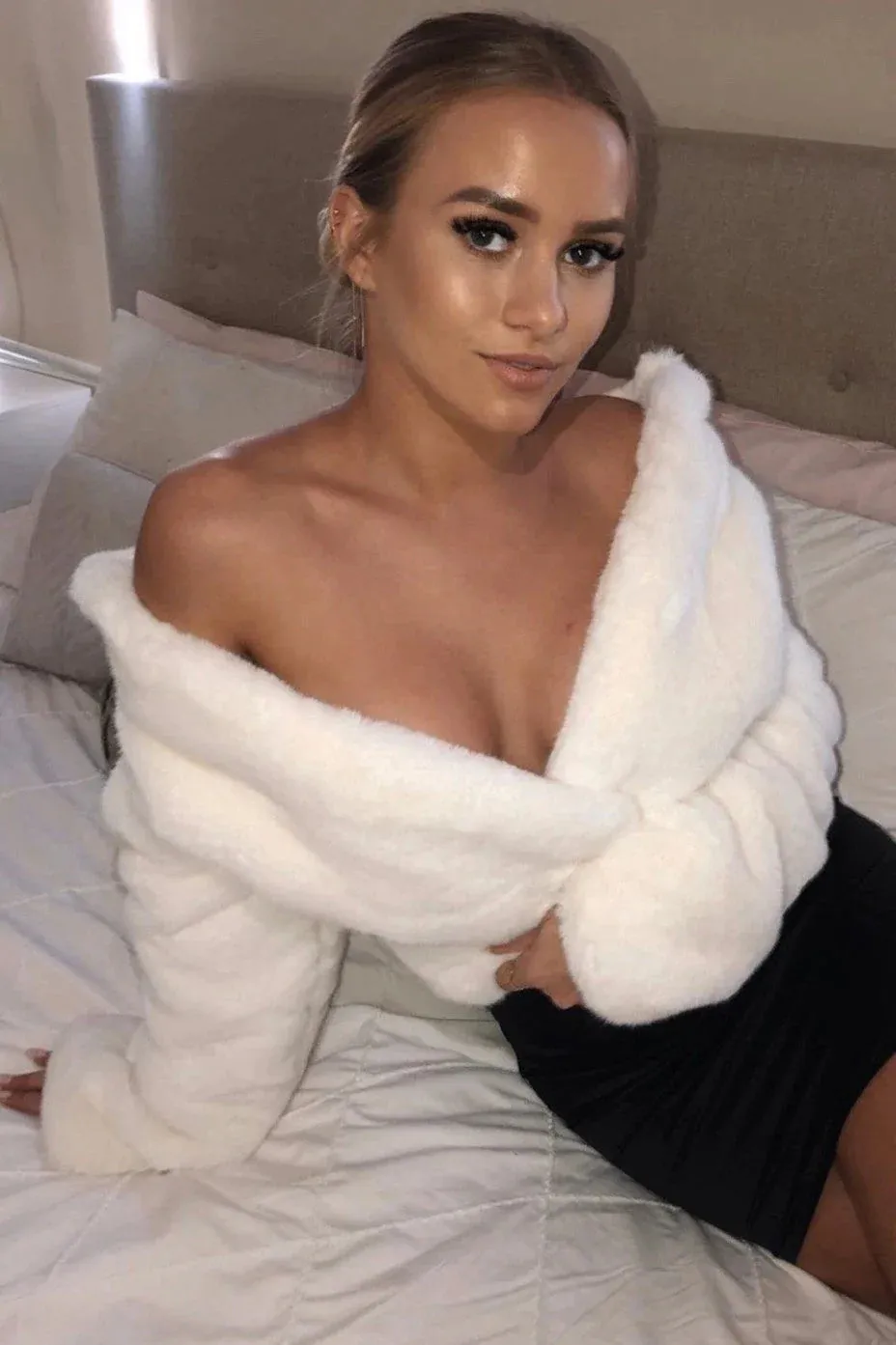 Know Your Worth Faux Fur Coat - White Cream