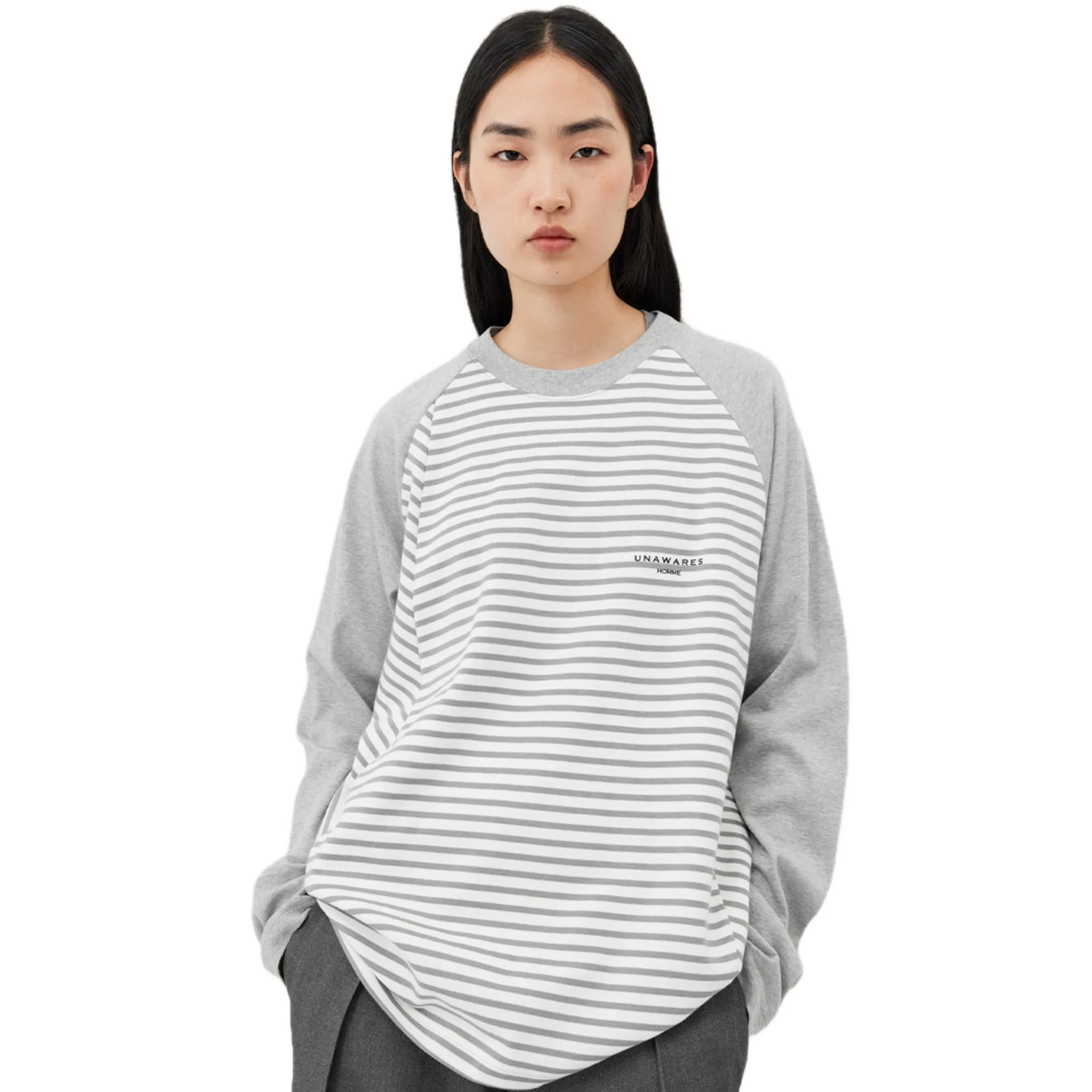 Long-Sleeved T-shirt With Rotator Sleeves And Stripes In Gray